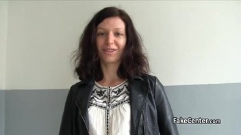 Пикапер соблазнил девушку с Украины на минет и секс в машине