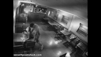 Реальный секс в баре на скрытую камеру