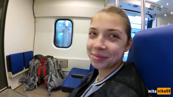 Ника берет в рот в поезде 